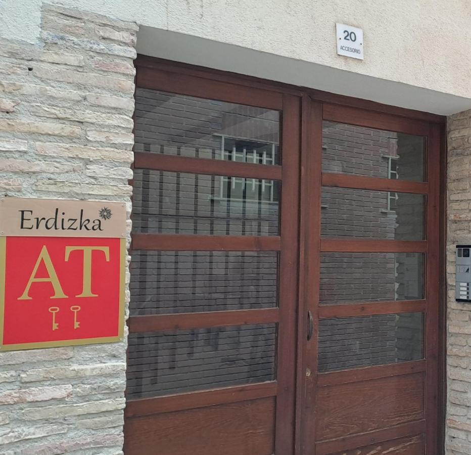 Erdizka, Centrico Apartamento Turistico Con La Mejor Vista Plaza De Los Fueros Estella Exterior photo